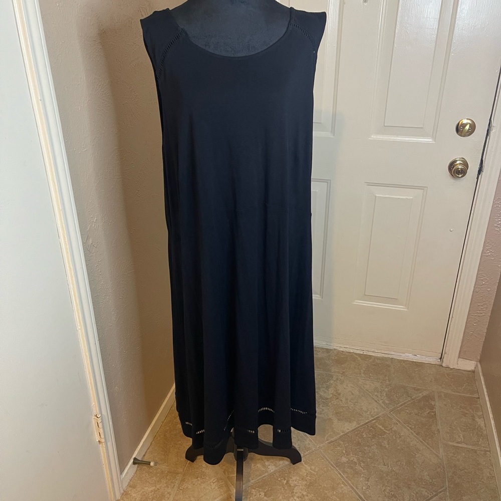 Elegant Black Sleeveless Dress